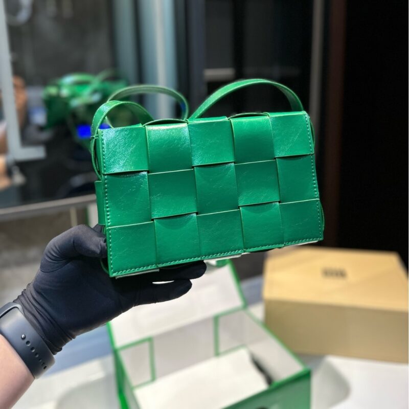 Alternative view of BOTTEGA VENETA CASSETTE 2380 CHF MERMAID 22CM 578004VMAY13182