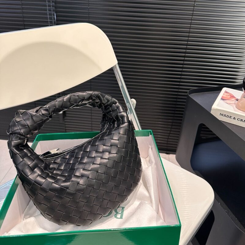 Alternative view of BOTTEGA VENETA JODIE INTRECCIATO LEATHER HANDLE BAG BLACK 27CM 690225VCPP01229