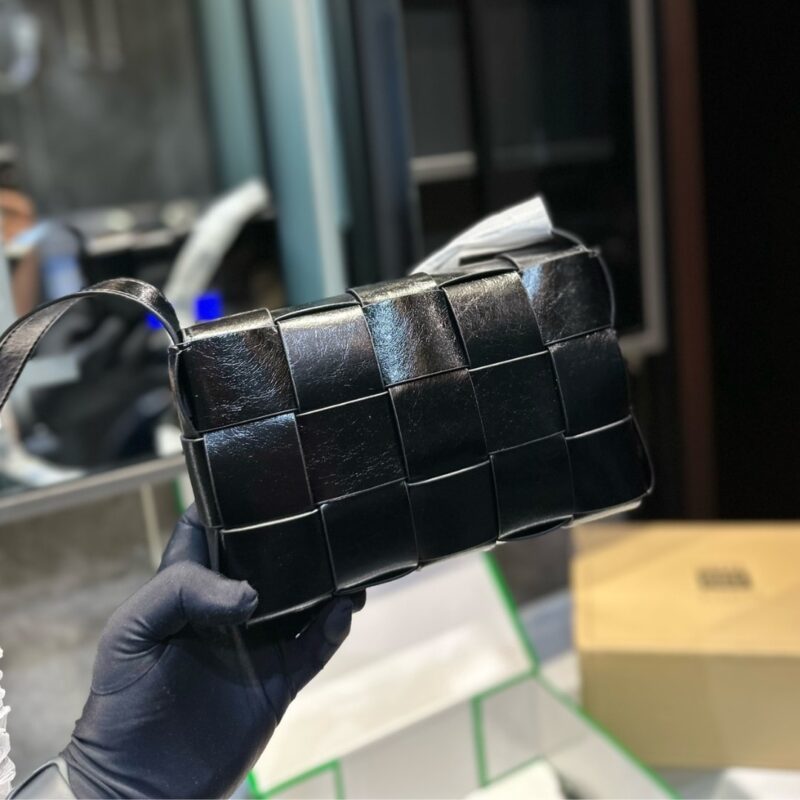 Alternative view of BOTTEGA VENETA CASSETTE 2380 CHF BLACK 22CM 578004VMAY11229