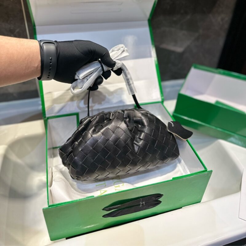 Alternative view of BOTTEGA VENETA POUCH BLACK 20CM 576175VCPP01229