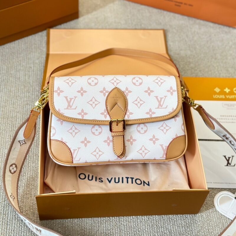 Alternative view of LOUIS VUITTON DIANE MONOGRAM CREAM BEIGE 25CM