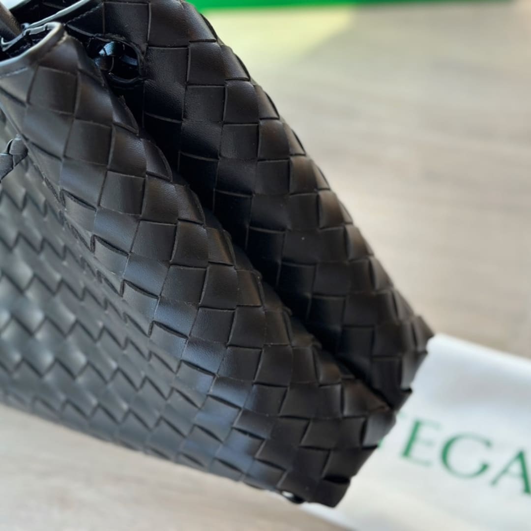 BOTTEGA VENETA SMALL ANDIAMO GOLD FINISH BLACK 25CM 766014VCPP11139 - Image 3