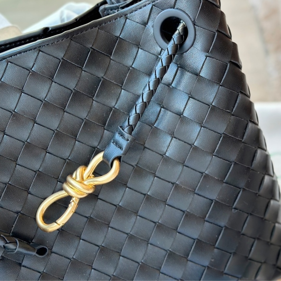 BOTTEGA VENETA SMALL ANDIAMO GOLD FINISH BLACK 25CM 766014VCPP11139 - Image 7