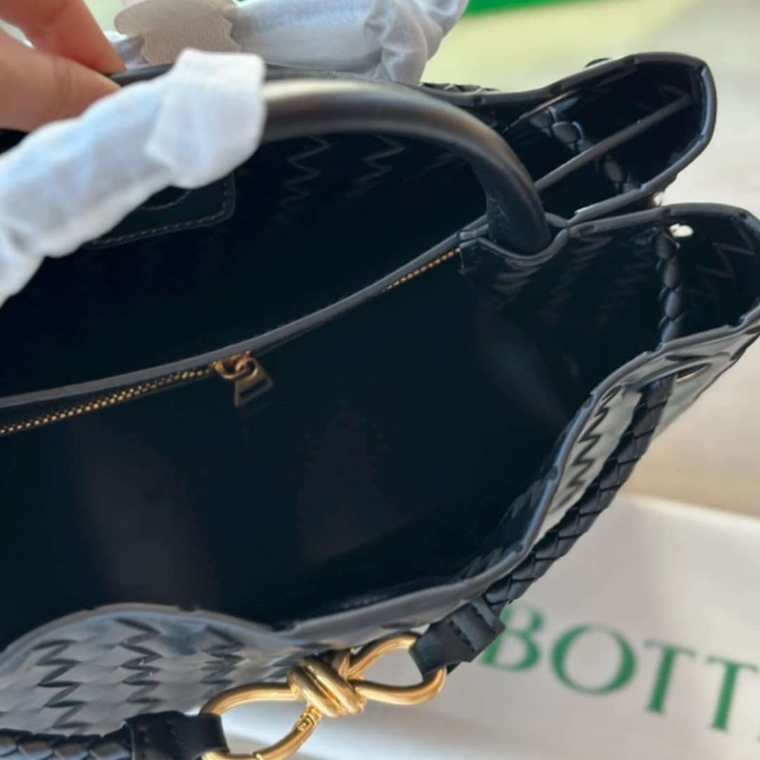 BOTTEGA VENETA SMALL ANDIAMO GOLD FINISH BLACK 25CM 766014VCPP11139 - Image 6