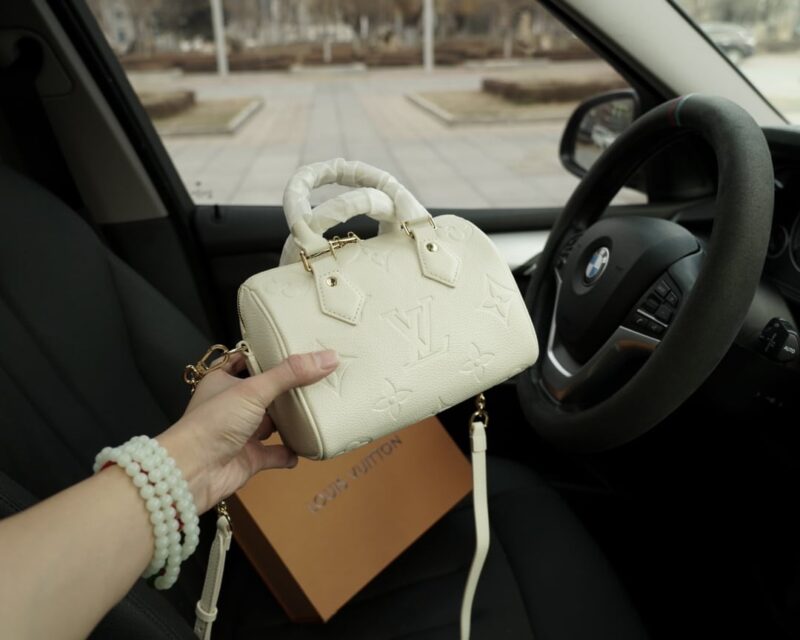 Alternative view of LOUIS VUITTON SPEEDY BANDOULIÈRE BAG 20 CREAM 20CM M58954