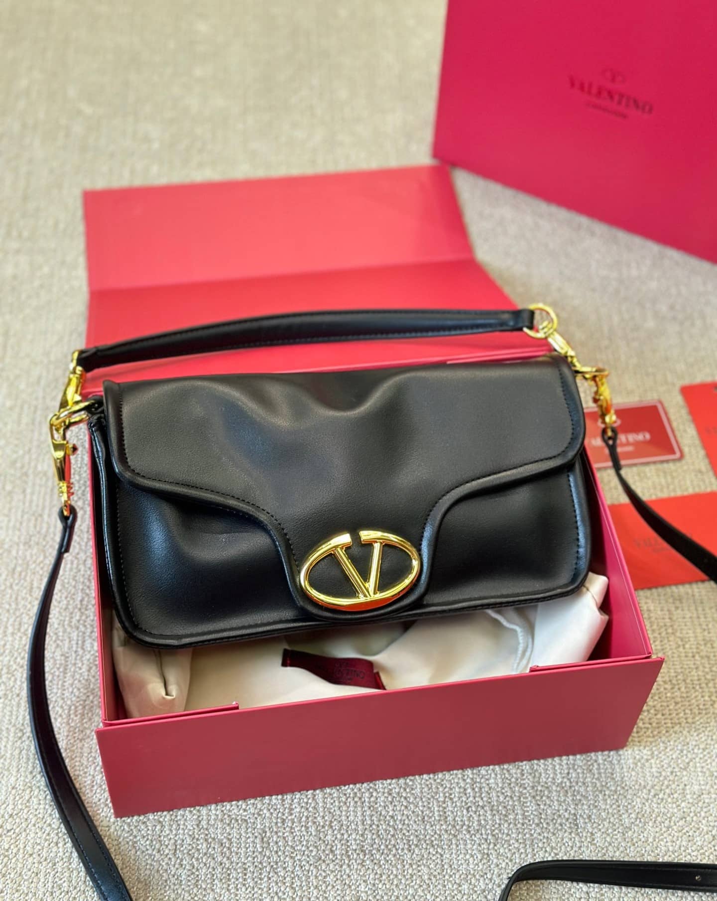 VALENTINO GARAVANI VLOGO 1960 NAPPA LEATHER SHOULDER BAG BLACK 28CM 4W0B0N48ZFJ 0NO - Image 3