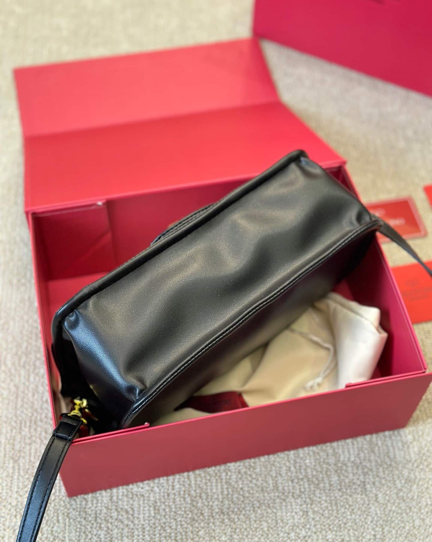 VALENTINO GARAVANI VLOGO 1960 NAPPA LEATHER SHOULDER BAG BLACK 28CM 4W0B0N48ZFJ 0NO - Image 5