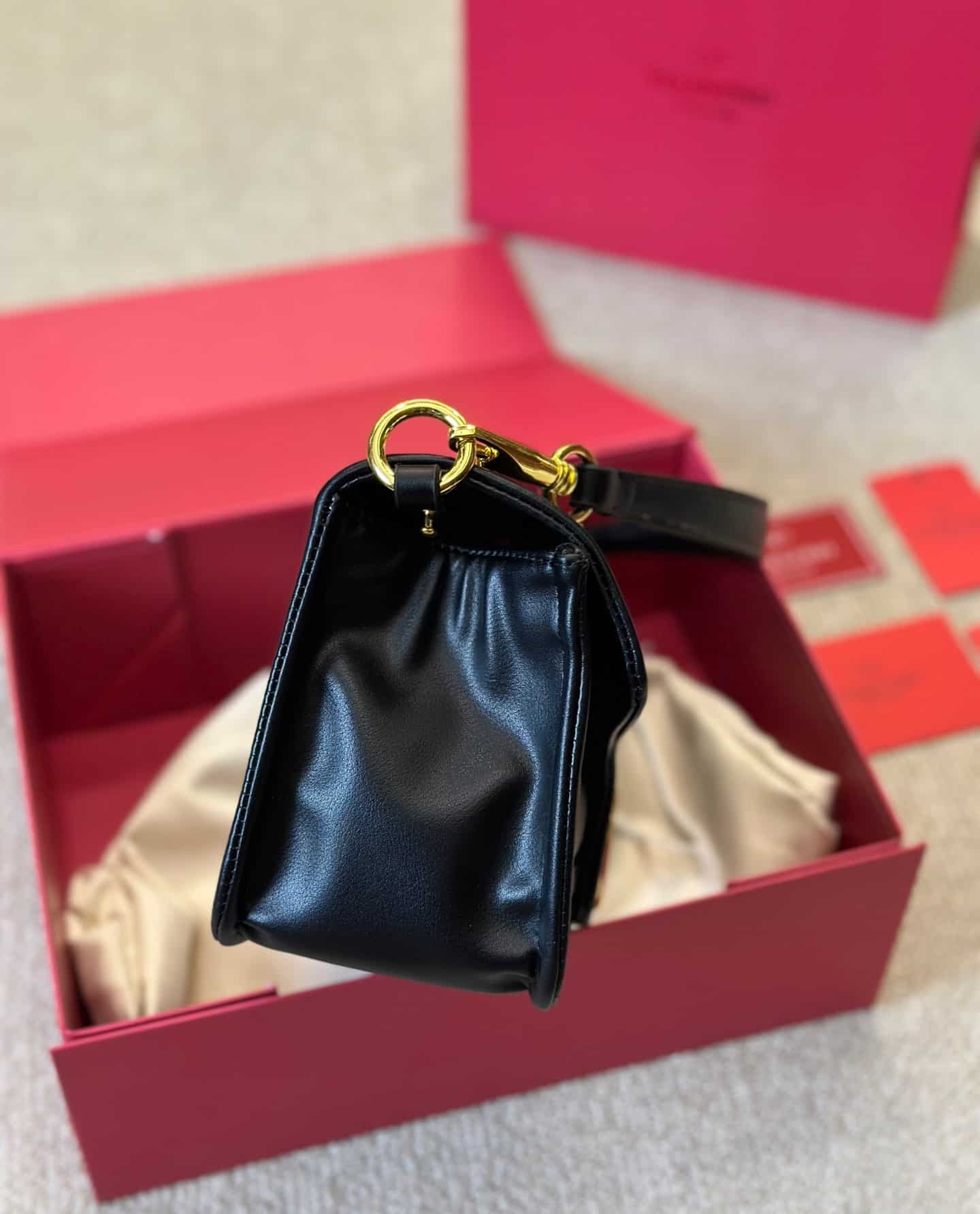 VALENTINO GARAVANI VLOGO 1960 NAPPA LEATHER SHOULDER BAG BLACK 28CM 4W0B0N48ZFJ 0NO - Image 6