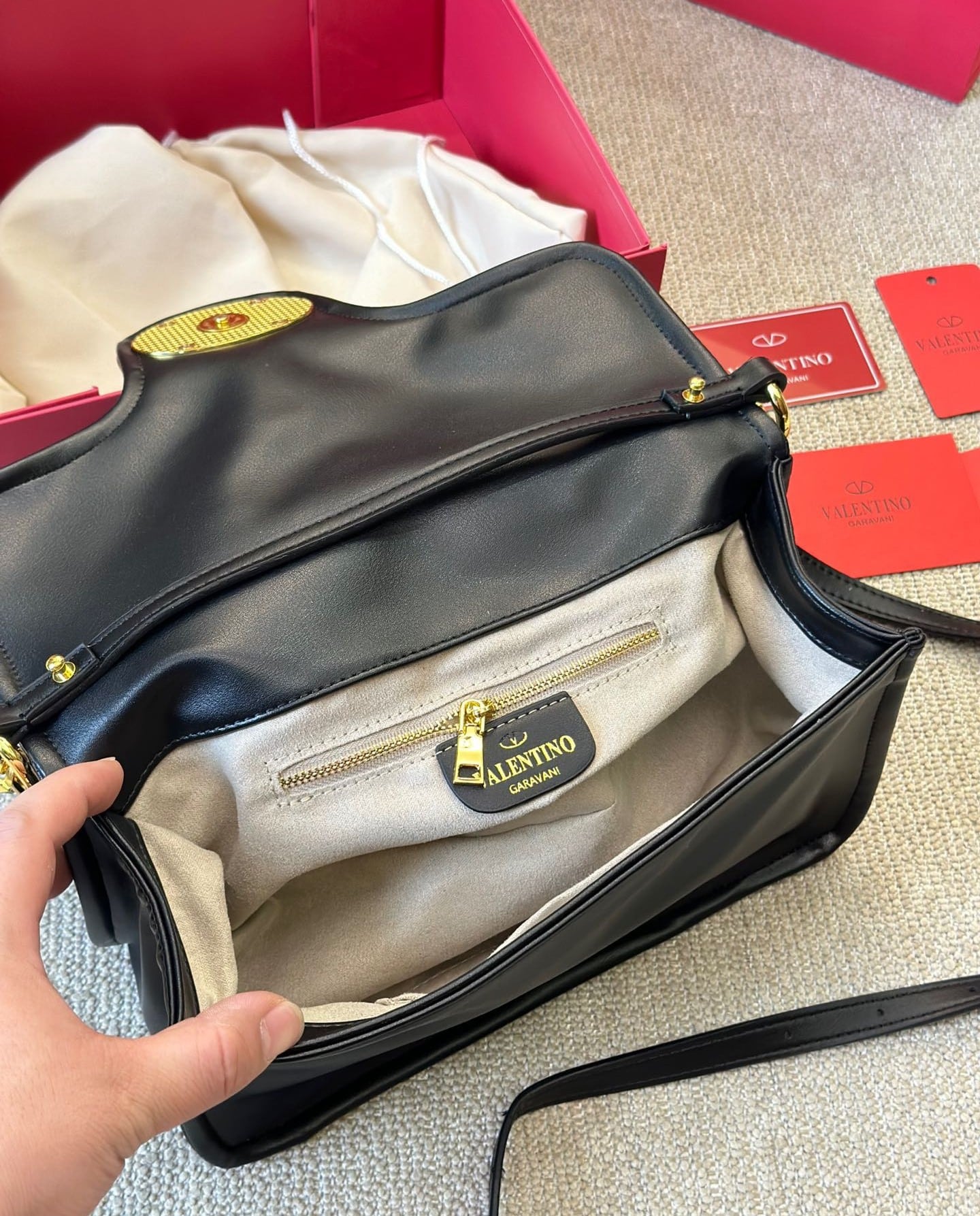 VALENTINO GARAVANI VLOGO 1960 NAPPA LEATHER SHOULDER BAG BLACK 28CM 4W0B0N48ZFJ 0NO - Image 10