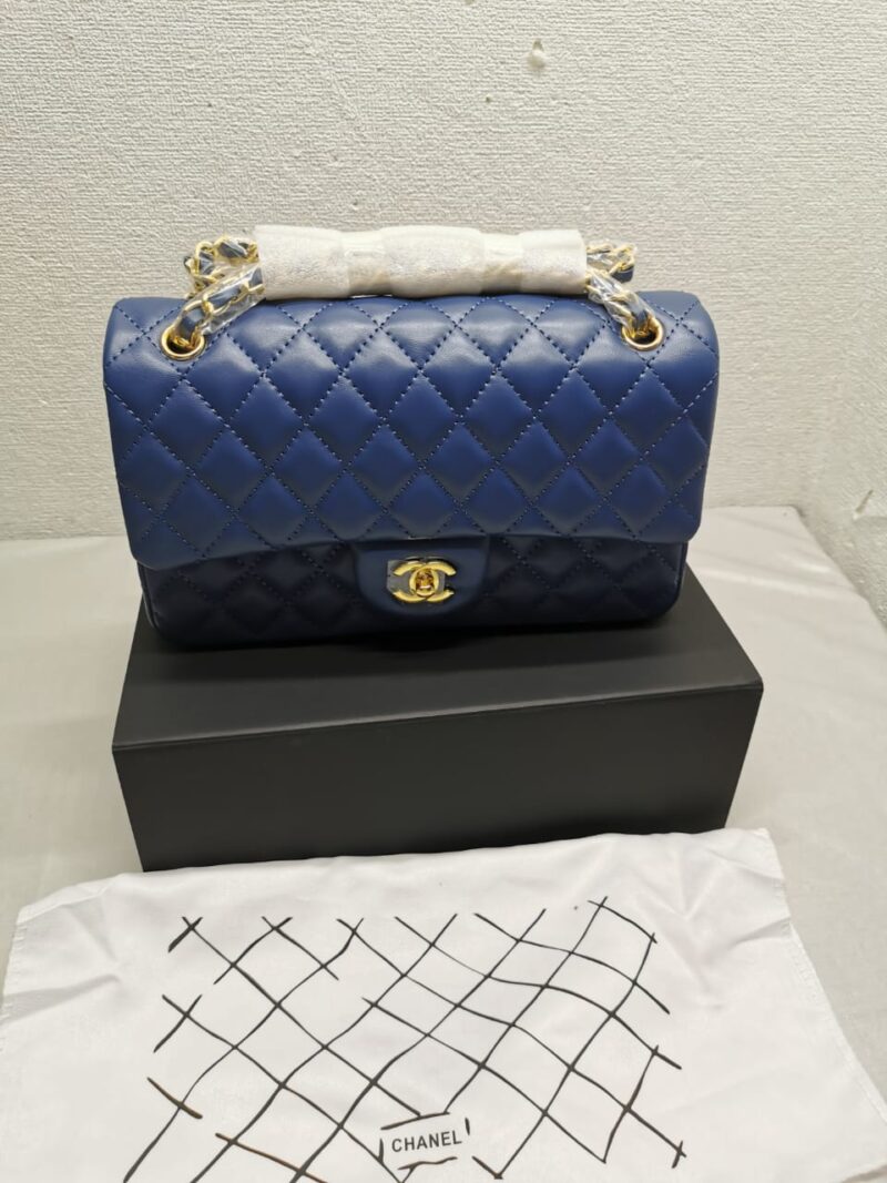 Alternative view of CHANEL CLASSIC MEDIUM FLAP NAVY AND GOLD 25CM