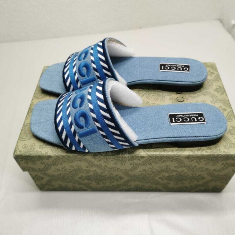 Alternative view of GUCCI WOMEN'S SLIDE SANDAL WITH GUCCI SCRIPT LIGHT BLUE DENIM 771589 FACK3 4609