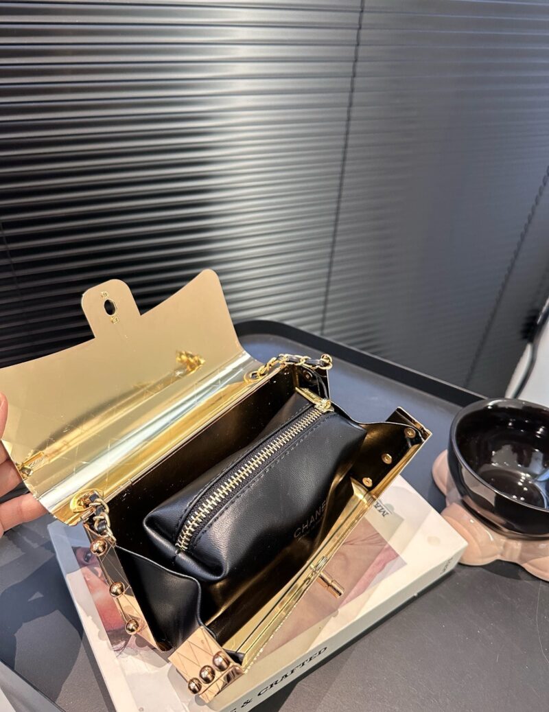 Alternative view of CHANEL FLAP BAG GOLD METAL 18CM