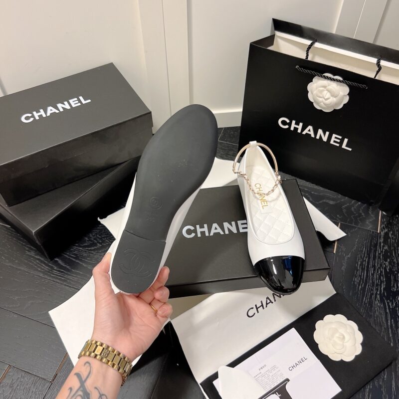 Alternative view of CHANEL INTERLOCKING CC LOGO BALLET FLATS BLACK WHITE