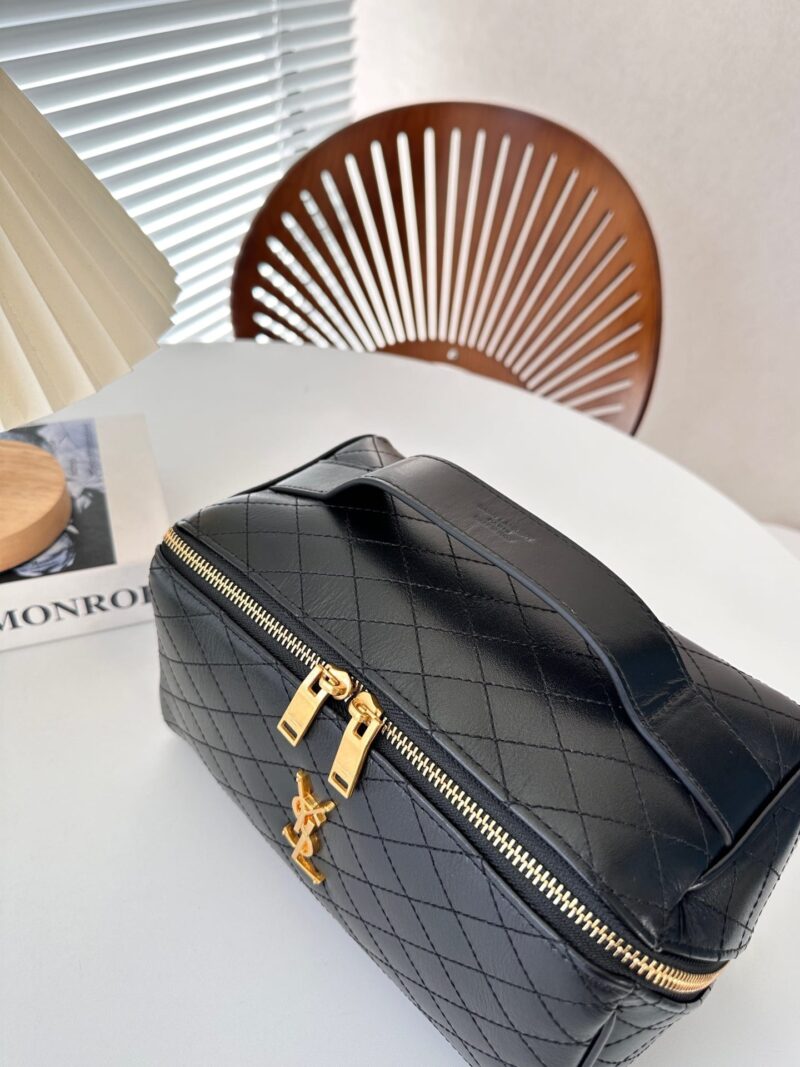 Alternative view of SAINT LAURENT GABY VANITY CASE IN QUILTED BLACK 24CM 7531711EL071000