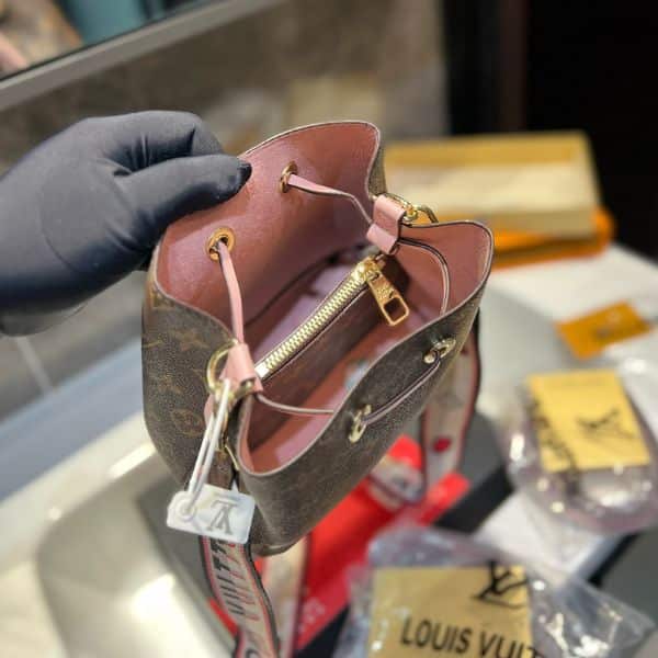 Alternative view of LOUIS VUITTON NEONOE MONOGRAM LEATHER BAG BROWN AND PINK 25CM