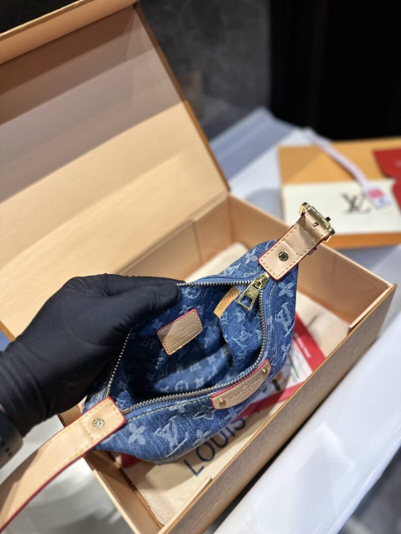 Alternative view of LOUIS VUITTON HILLS POCHETTE DENIM BLUE 24CM M82949