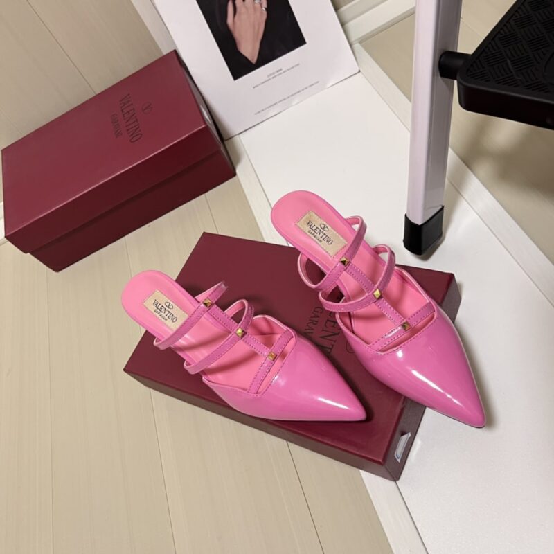Alternative view of VALENTINO GARAVANI ROCKSTUD WISPY MULE IN MAGENTA