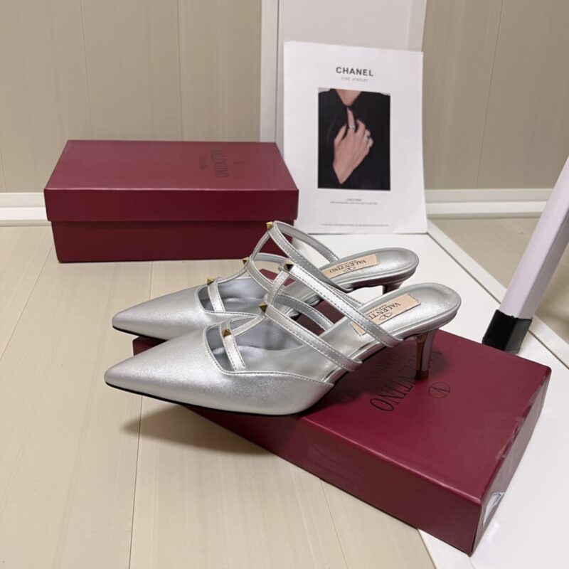 Alternative view of VALENTINO GARAVANI ROCKSTUD WISPY MULE IN SILVER