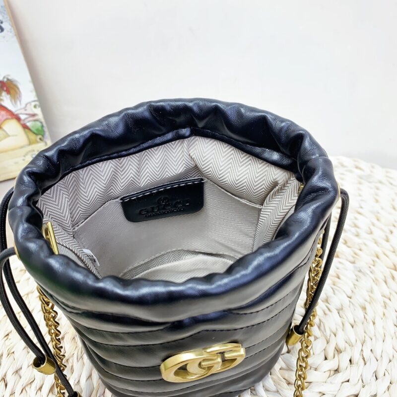 Alternative view of GUCCI GG MARMONT MATELASSÉ CHEVRON MINI BUCKET BAG BLACK 15CM ‎575163 DTDRT 1000