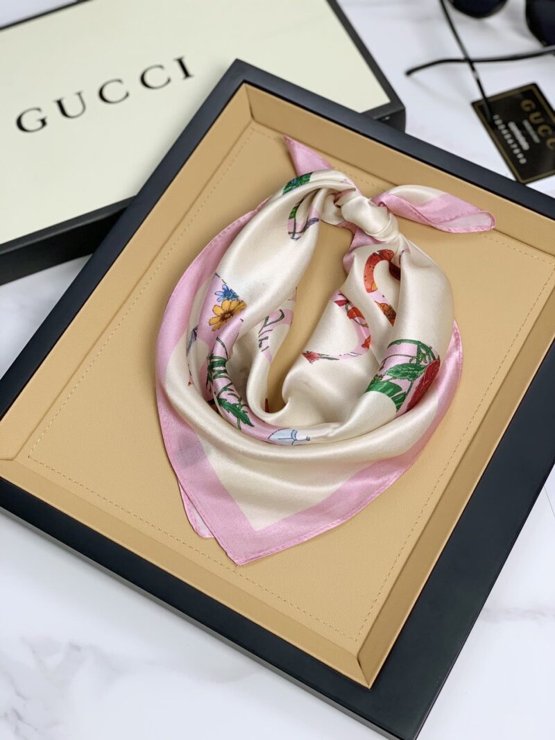 Alternative view of GUCCI FLORA GUCCI VINTAGE LOGO PRINT SCARF 70CM