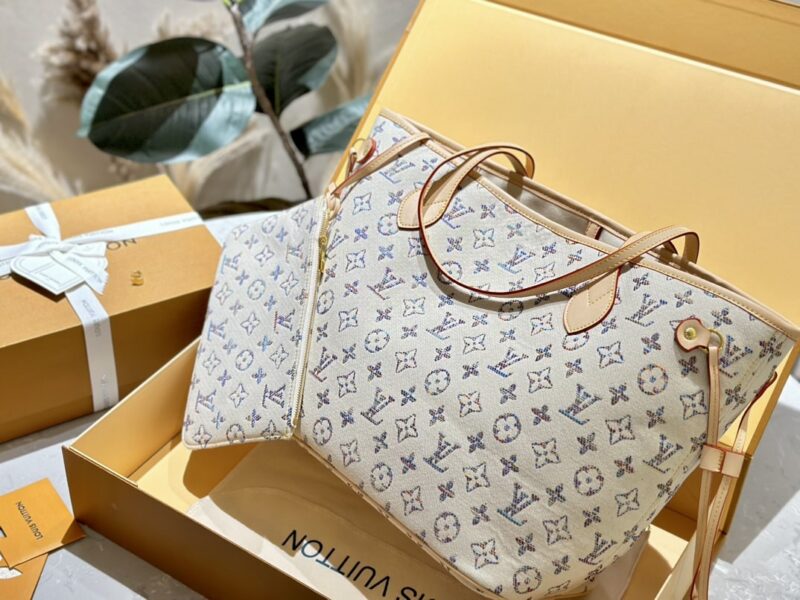 Alternative view of LOUIS VUITTON NEVERFULL MM MONOGRAM JACQUARD FABRIC MULTICOLOR BEIGE 32CM M24905