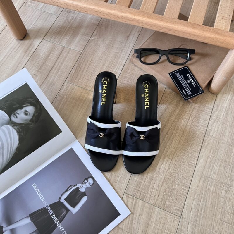 Alternative view of CHANEL GROSGRAIN RIBBON BOW MULE LEATHER GOLD BLACK