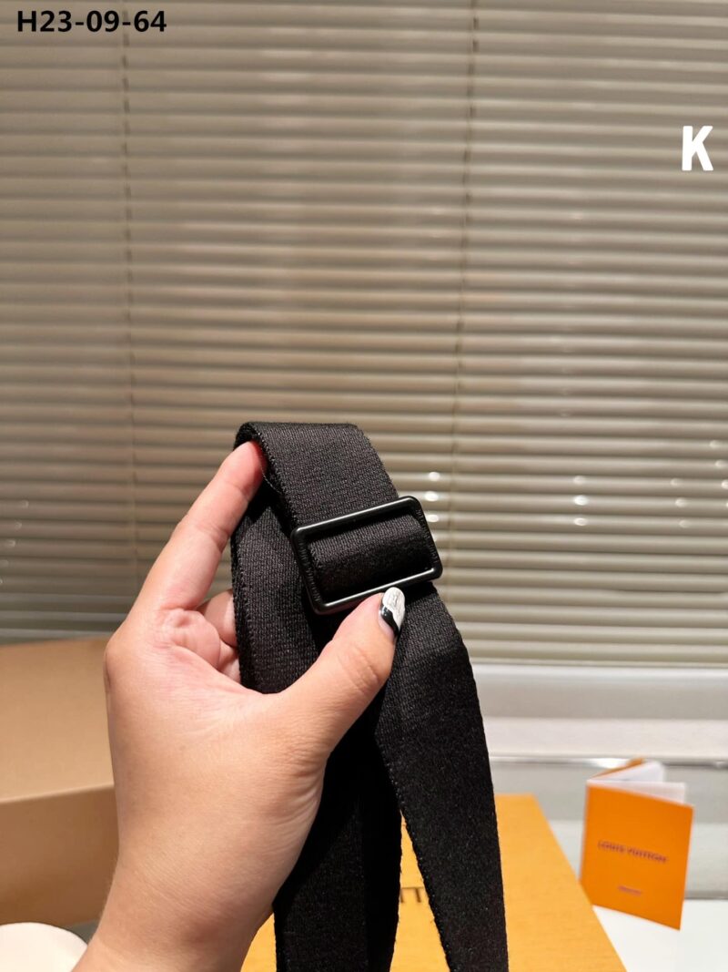 Alternative view of LOUIS VUITTON ALPHA MESSENGER DAMIER BLACK 27CM