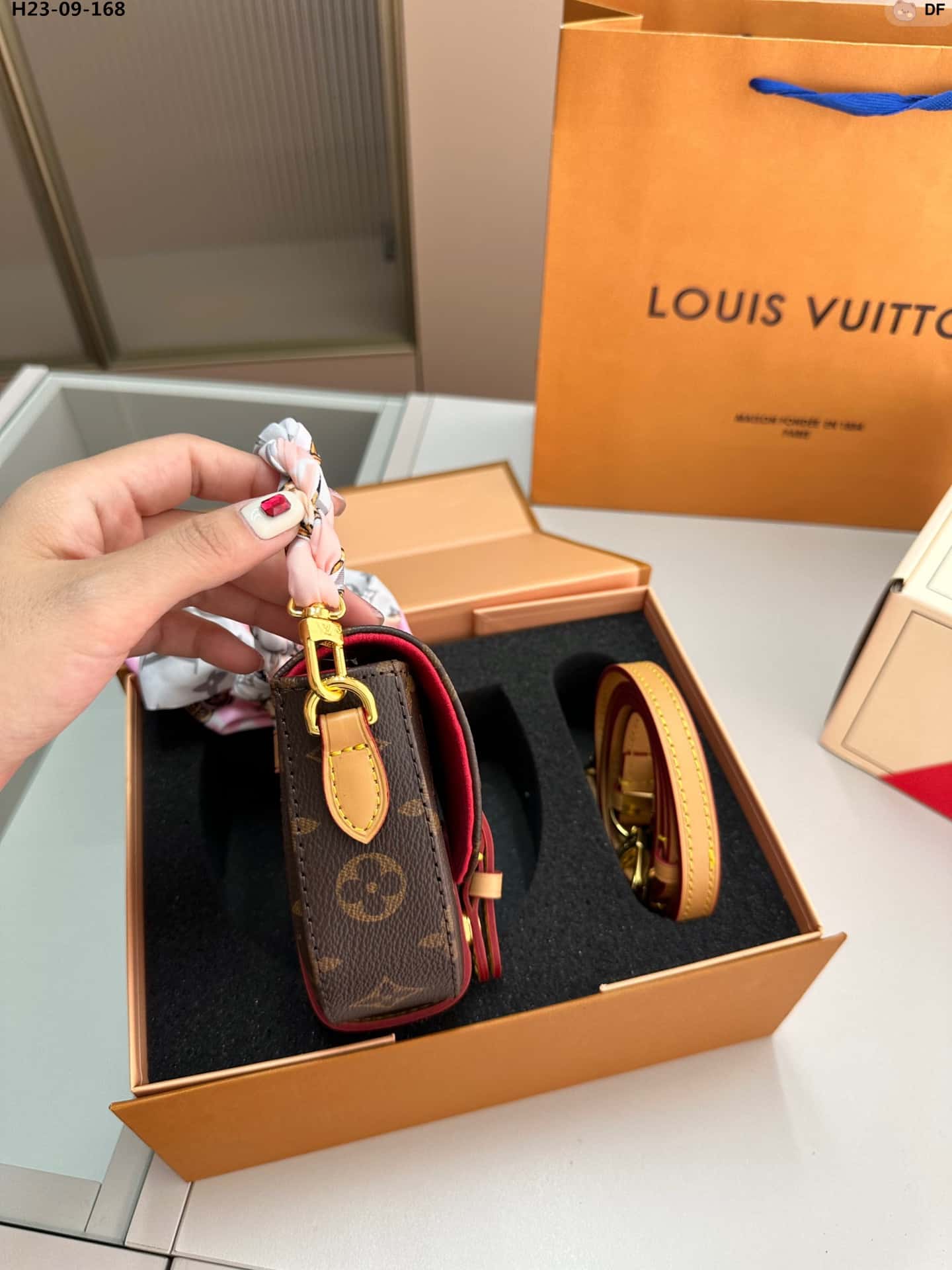 LOUIS VUITTON CHANTILLY MICRO BAG BROWN 12CM M46643 - Image 6