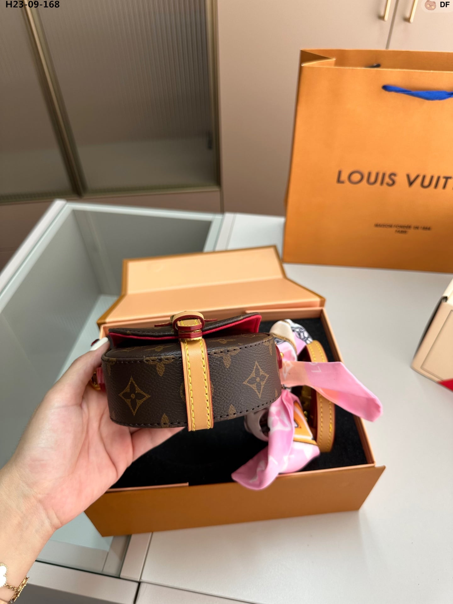 LOUIS VUITTON CHANTILLY MICRO BAG BROWN 12CM M46643 - Image 5