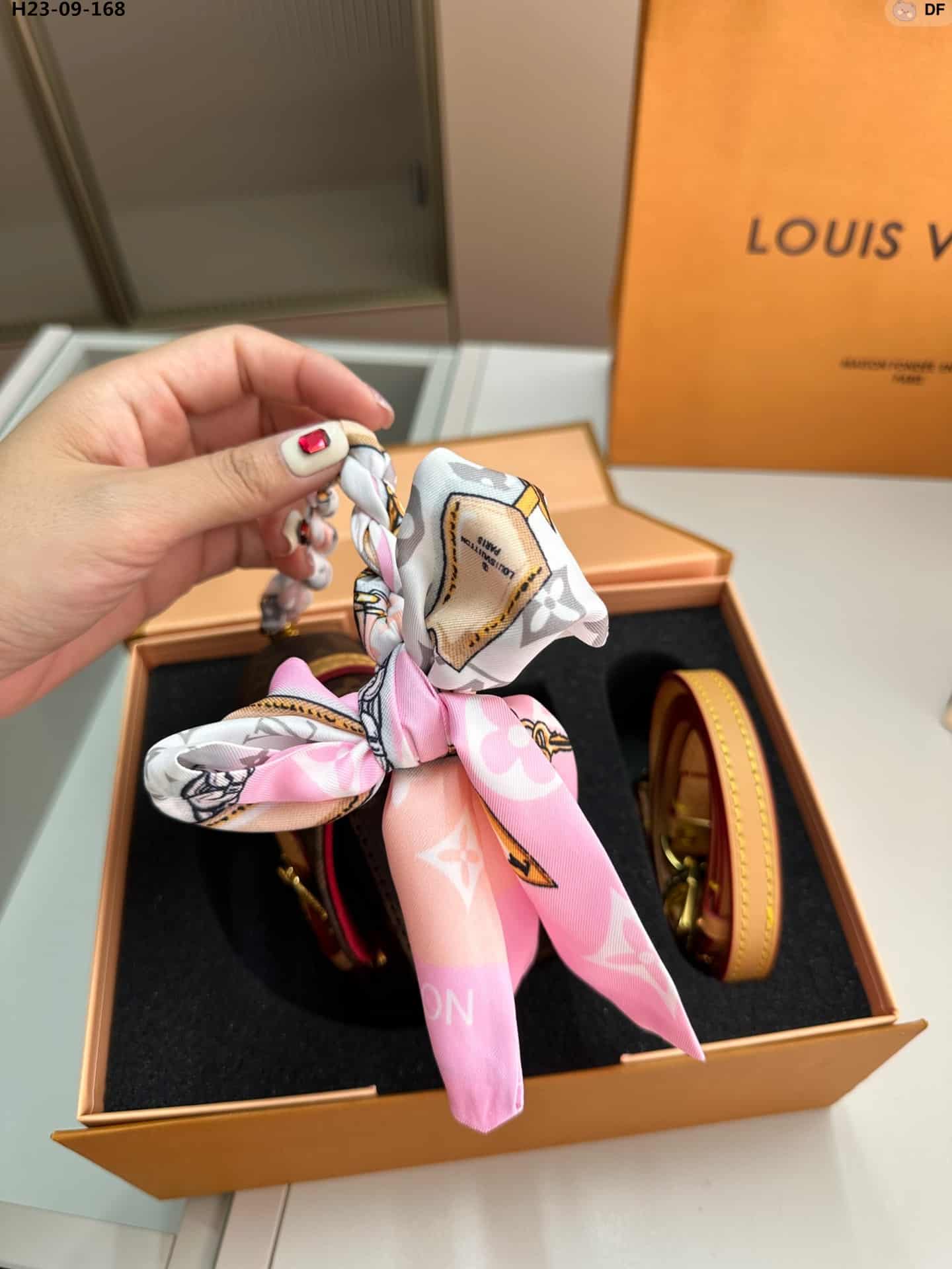 LOUIS VUITTON CHANTILLY MICRO BAG BROWN 12CM M46643 - Image 4