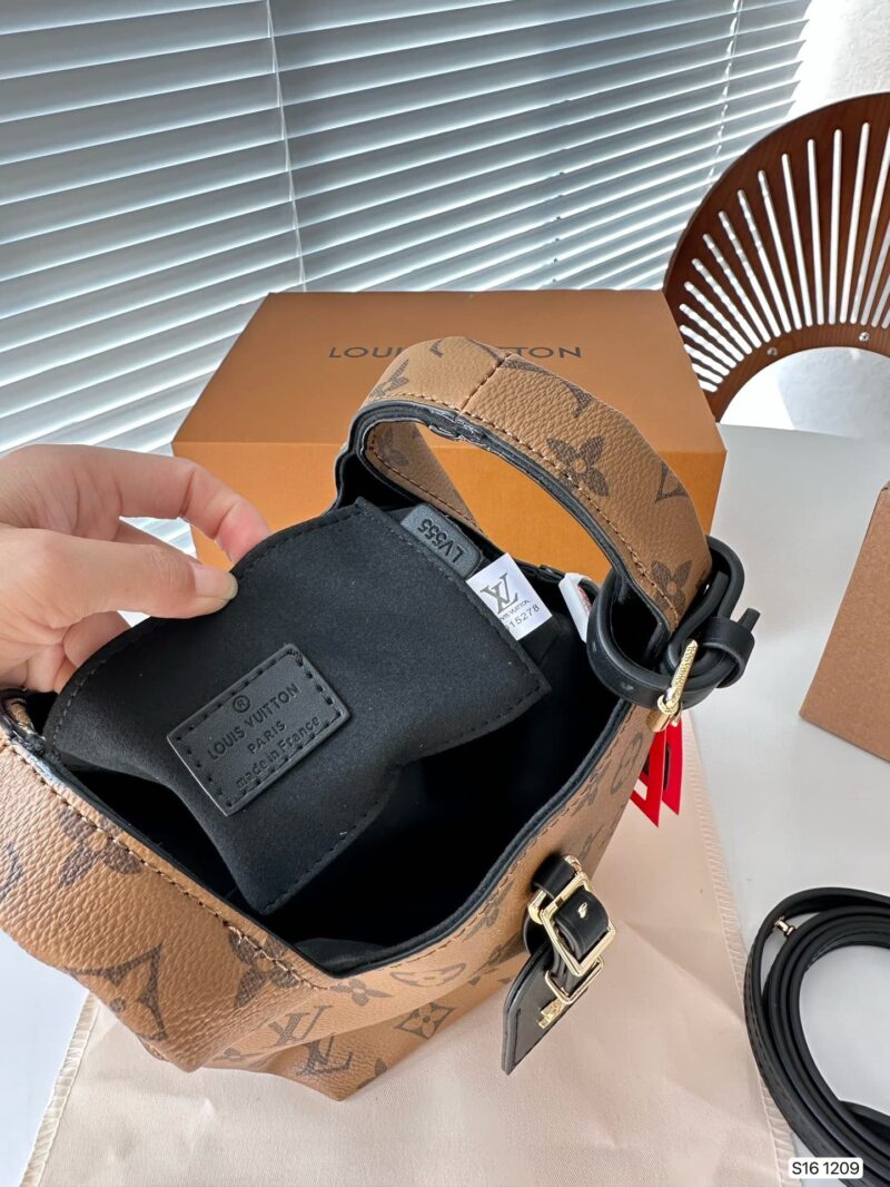 Alternative view of LOUIS VUITTON ATLANTIS BUCKET MONOGRAM CANVAS 17CM M46816