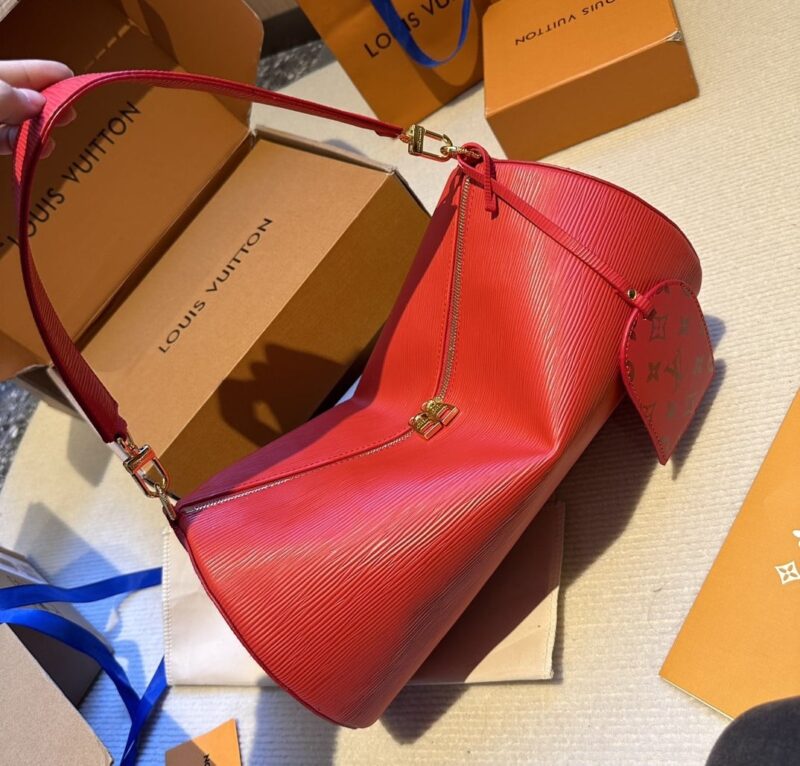 Alternative view of LOUIS VUITTON SOFT POLOCHON VERMILLION RED 33CM M23719