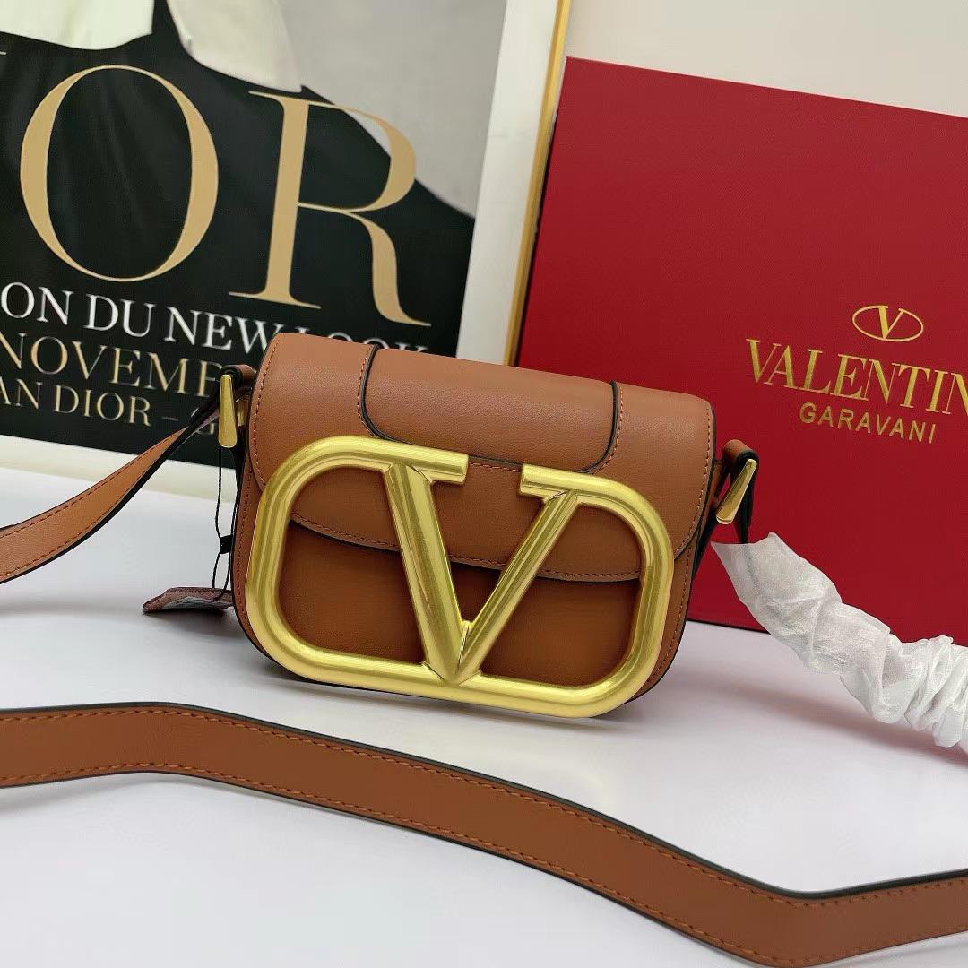 VALENTINO GARAVANI SUPERVEE V LOGO SMALL BAG BROWN 18CM - Image 3