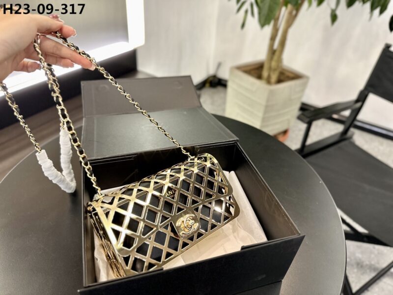 Alternative view of CHANEL METALLIC DIAMOND LINED BLACK LEATHER CHAIN FLAP BAG GOLD 18CM AS2514 B05552 NC533