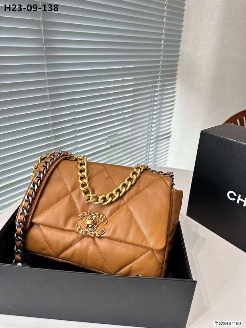 Alternative view of CHANEL 19 QUILTED HANDBAG LIGHT BROWN 26CM