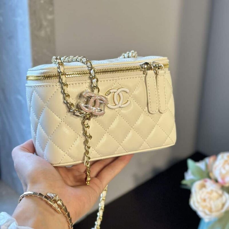 Alternative view of CHANEL CLUTCH WITH CHAIN WHITE 16CM