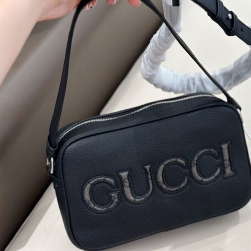 Alternative view of GUCCI MINI SHOULDER BAG BLACK 23CM 768391 AACYX 8446