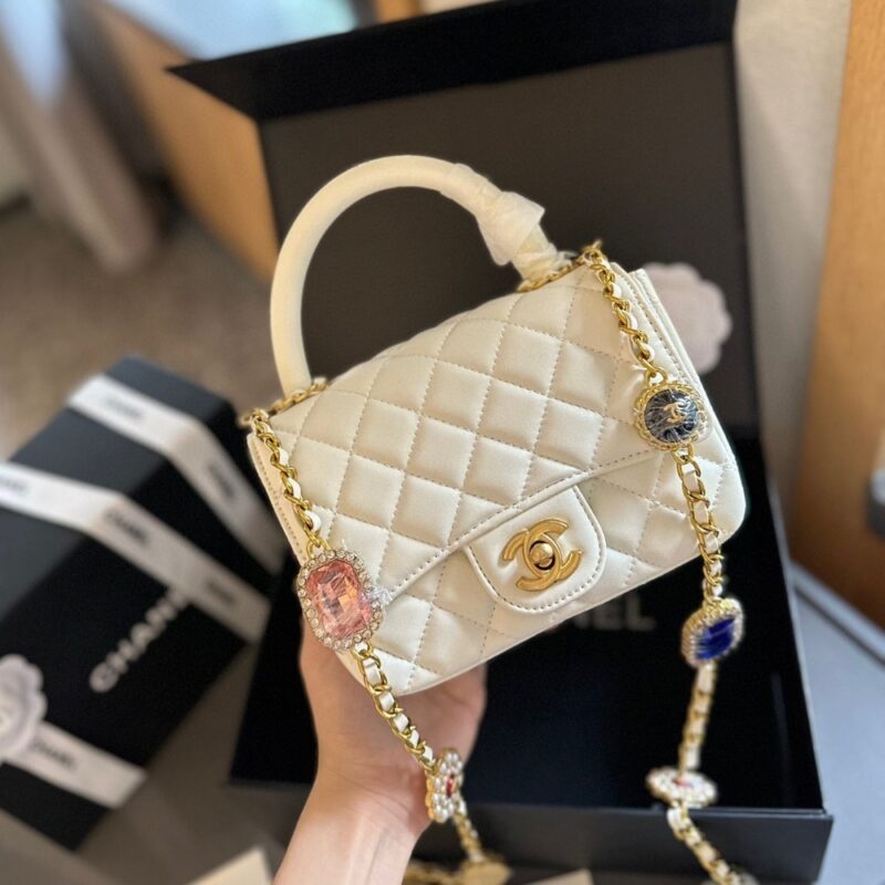 Alternative view of GUCCI MINI FLAP BAG WITH TOP HANDLE BIJOUX CHAIN WHITE 18CM