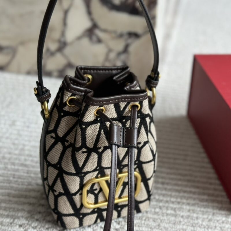 Alternative view of VALENTINO MINI VLOGO SIGNATURE BUCKET BAG IN TOILE ICONOGRAPHE BROWN 22CM  5W2P0Z44VRI 6ZN