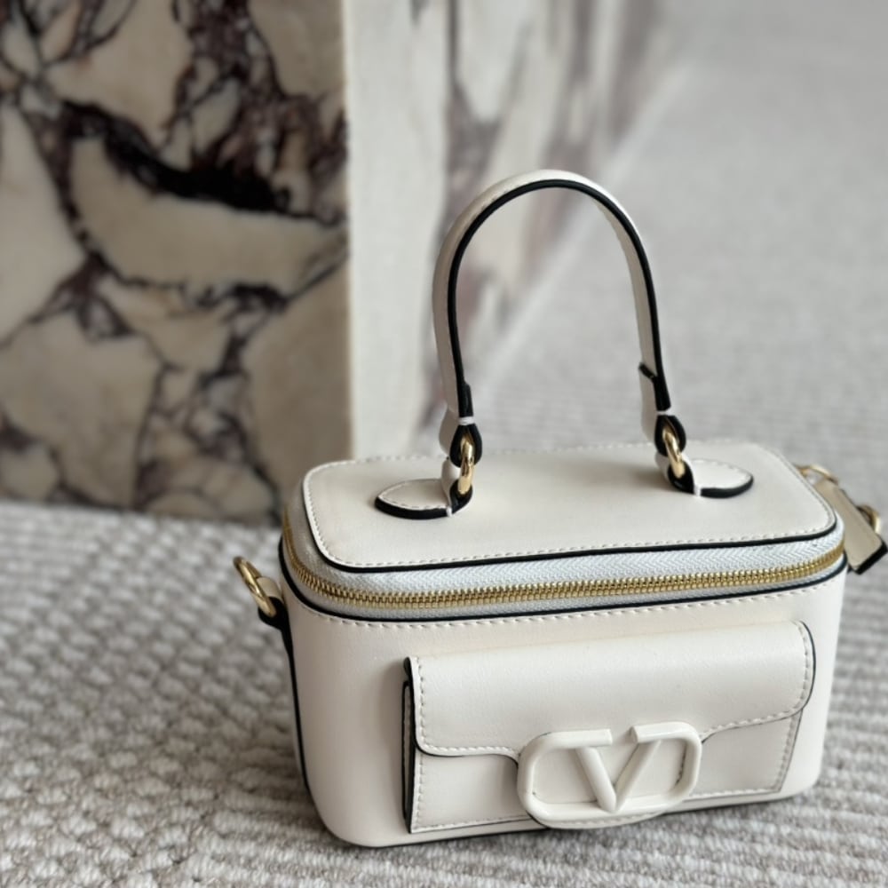 VALENTINO MINI GARAVANI LOCÒ HANDBAG IN WHITE 22CM - Image 2