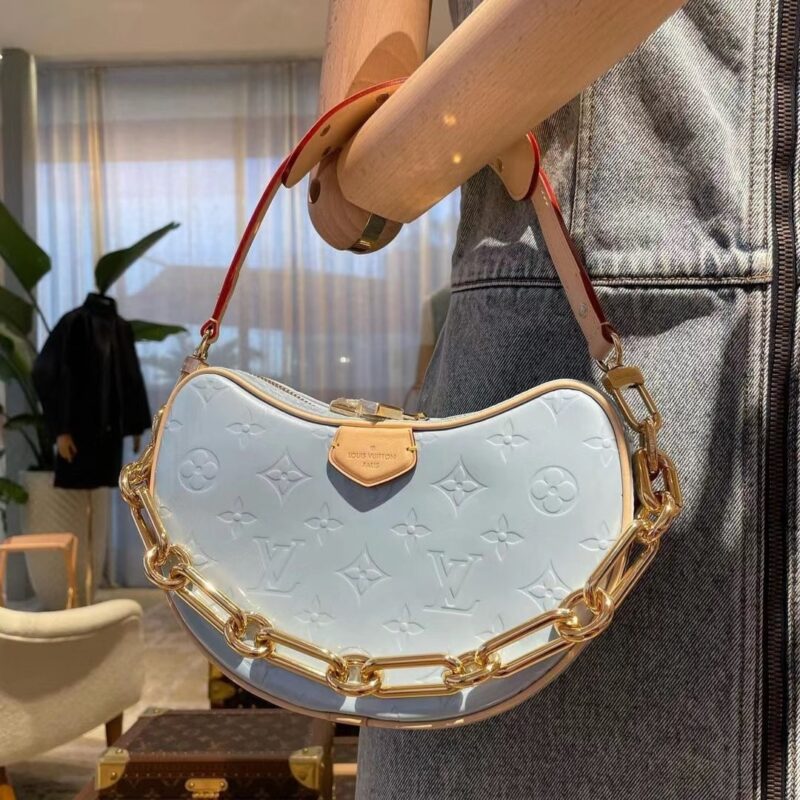 Alternative view of LOUIS VUITTON CROISSANT PM BAG MONOGRAM VERNIS LEATHER SKY BLUE 25CM M24021