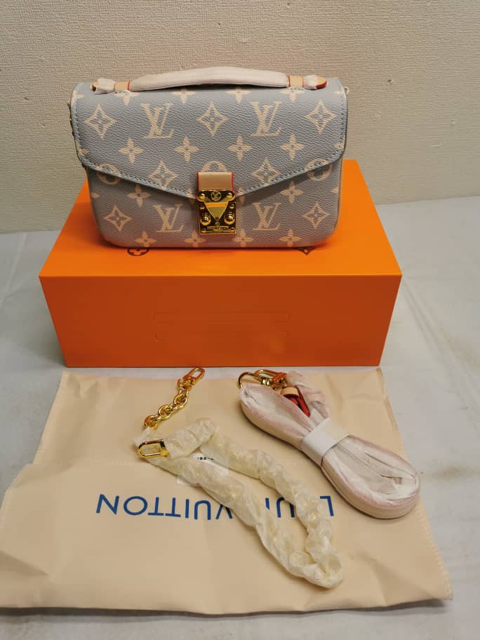 Alternative view of LOUIS VUITTON POCHETTE MÉTIS EAST WEST COATED CANVAS TRIANON 21CM M12429