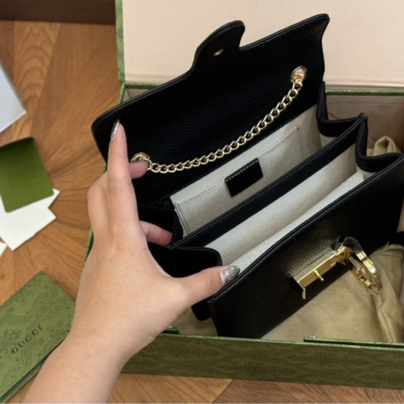 Alternative view of GUCCI INTERLOCKING LEATHER CHAIN CROSSBODY BAG BLACK 20CM