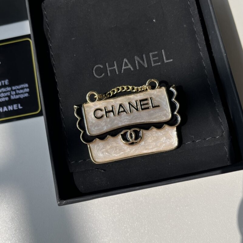 Alternative view of CHANEL CHANEL BAG SHAPED BROOCH