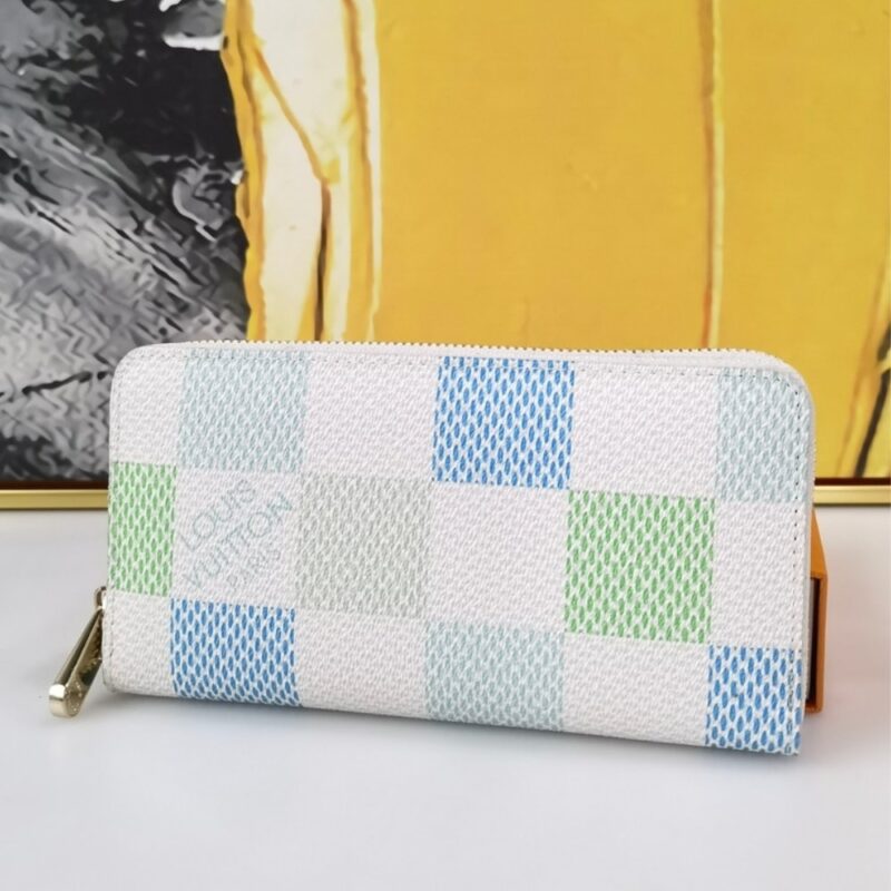 Alternative view of LOUIS VUITTON ZIPPY WALLET IN DAMIER CANVAS GREEN 19.5CM