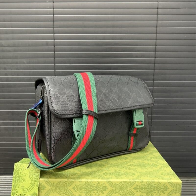 Alternative view of GUCCI GG SUPREME CANVAS SMALL MESSENGER BAG BLACK 23CM