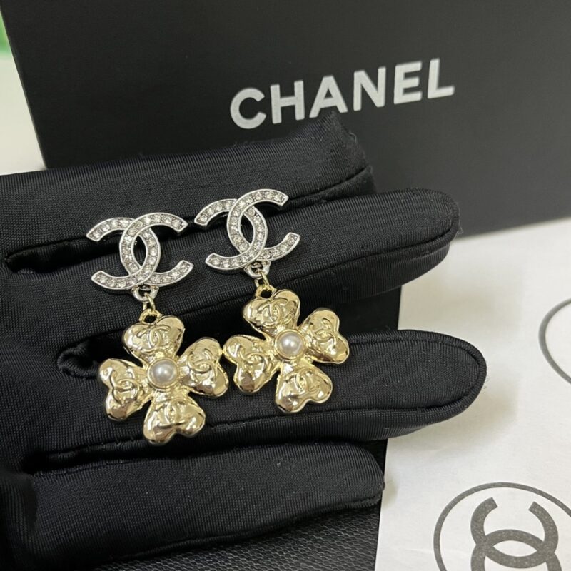 Alternative view of CHANEL FALL WINTER 2024 EARRINGS