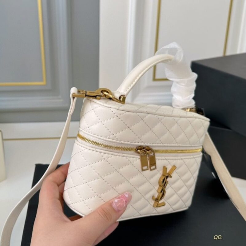 Alternative view of SAINT LAURENT GABY VANITY BAG IN BLANC VINTAGE 18CM 7667311EL079207