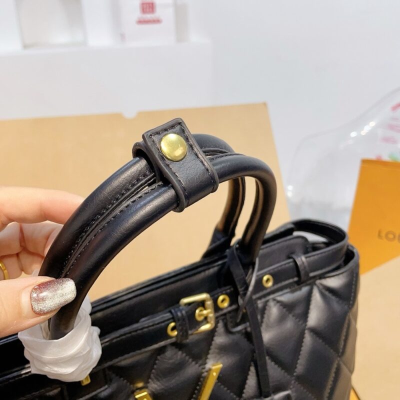 Alternative view of SAINT LAURENT LEATHER HANDBAG BLACK 33CM