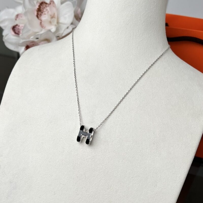 Alternative view of HERMES MINI POP H PENDANT NECKLACE BLACK AND SILVER